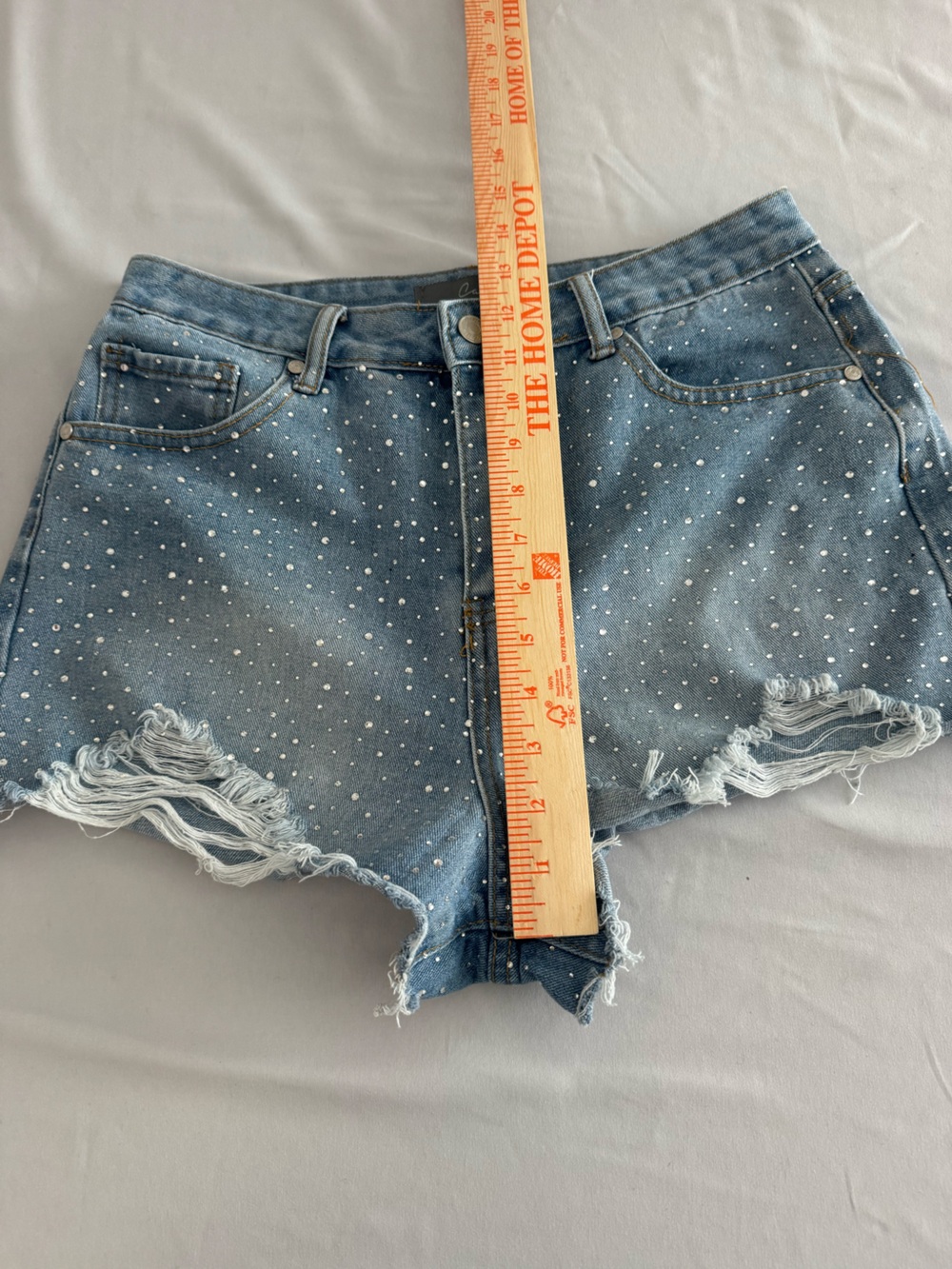 Cali 1850 High Waist Rhinestone Embellishment Cut Off Shorts Size 9 - Picture 6 of 8
